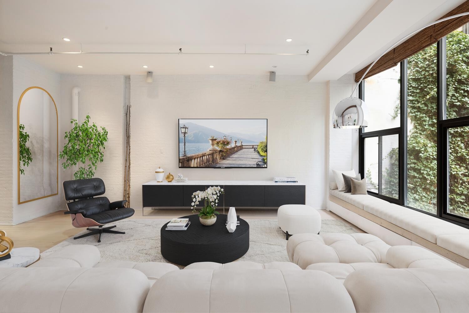 #5 photo, 140 THOMPSON Street, SoHo , NY 10012