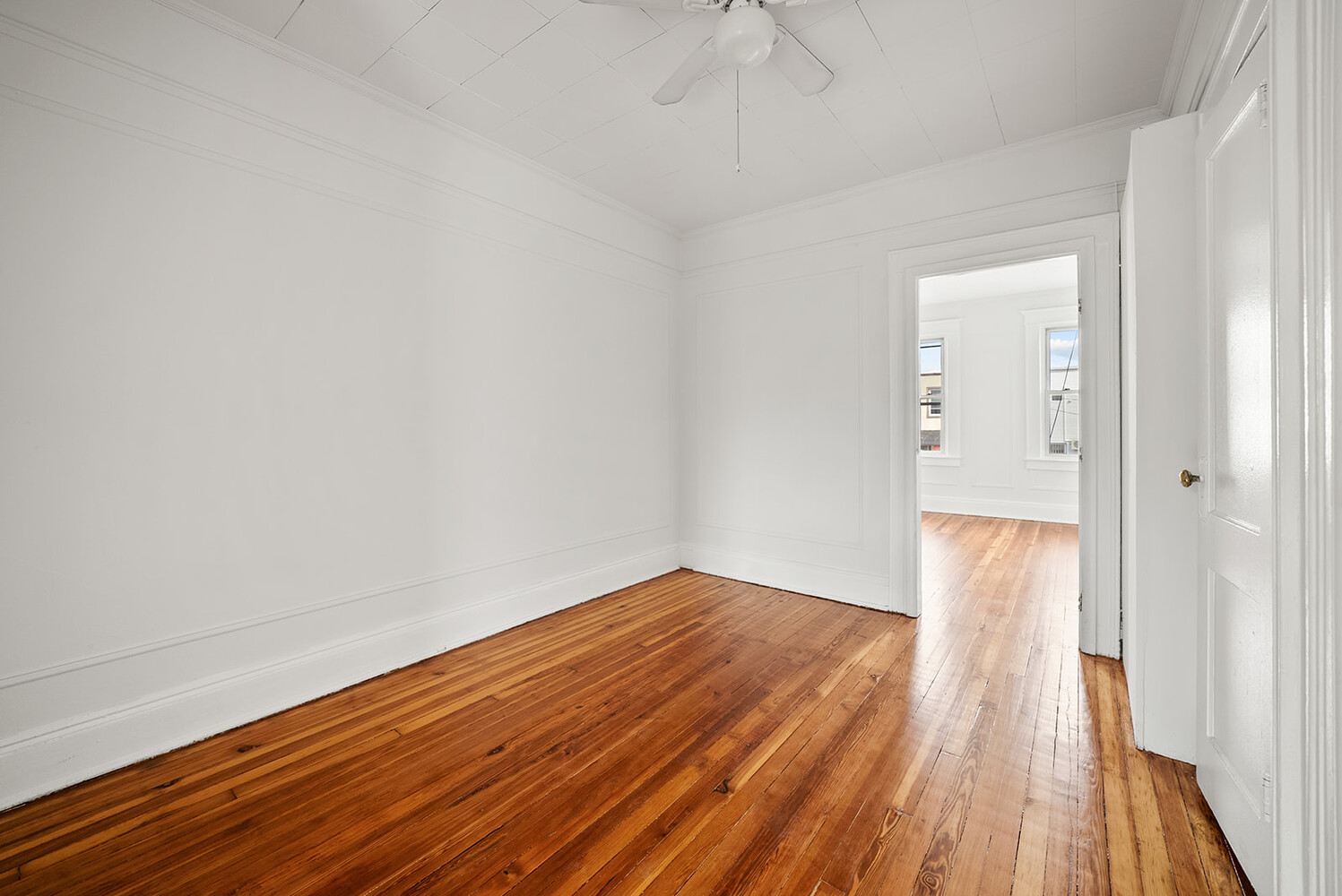 #6 photo, 79-31 68TH Road, Middle Village , NY 11379