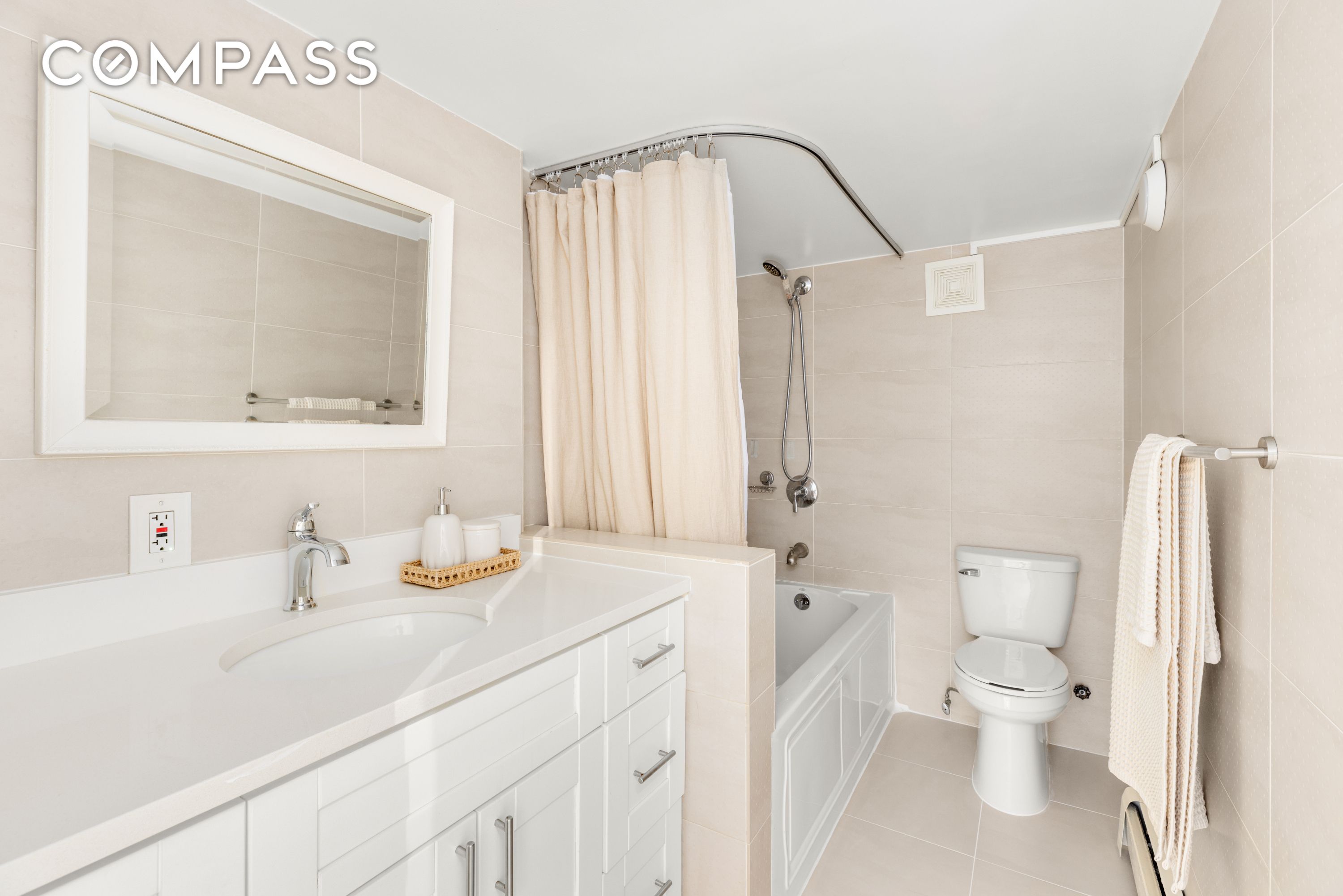 #12 photo, 309 E 108th Street, マンハッタン East Harlem , NY 10029