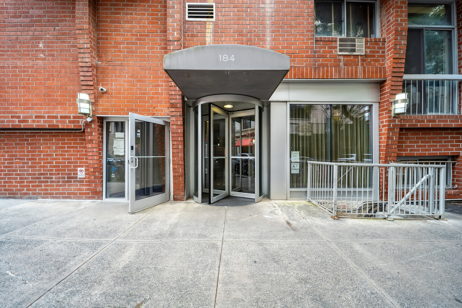 #10 photo, 184 THOMPSON Street, マンハッタン Greenwich Village , NY 10012