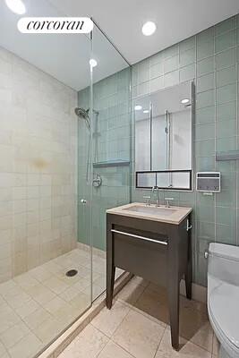 #9 photo, 1600 BROADWAY, マンハッタン Midtown , NY 10019