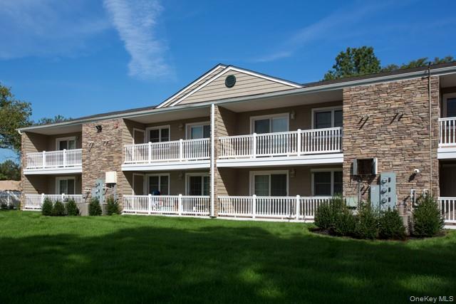 #1 photo, 323 Tudor Lane, サフォーク郡 Middle Island , NY 11953