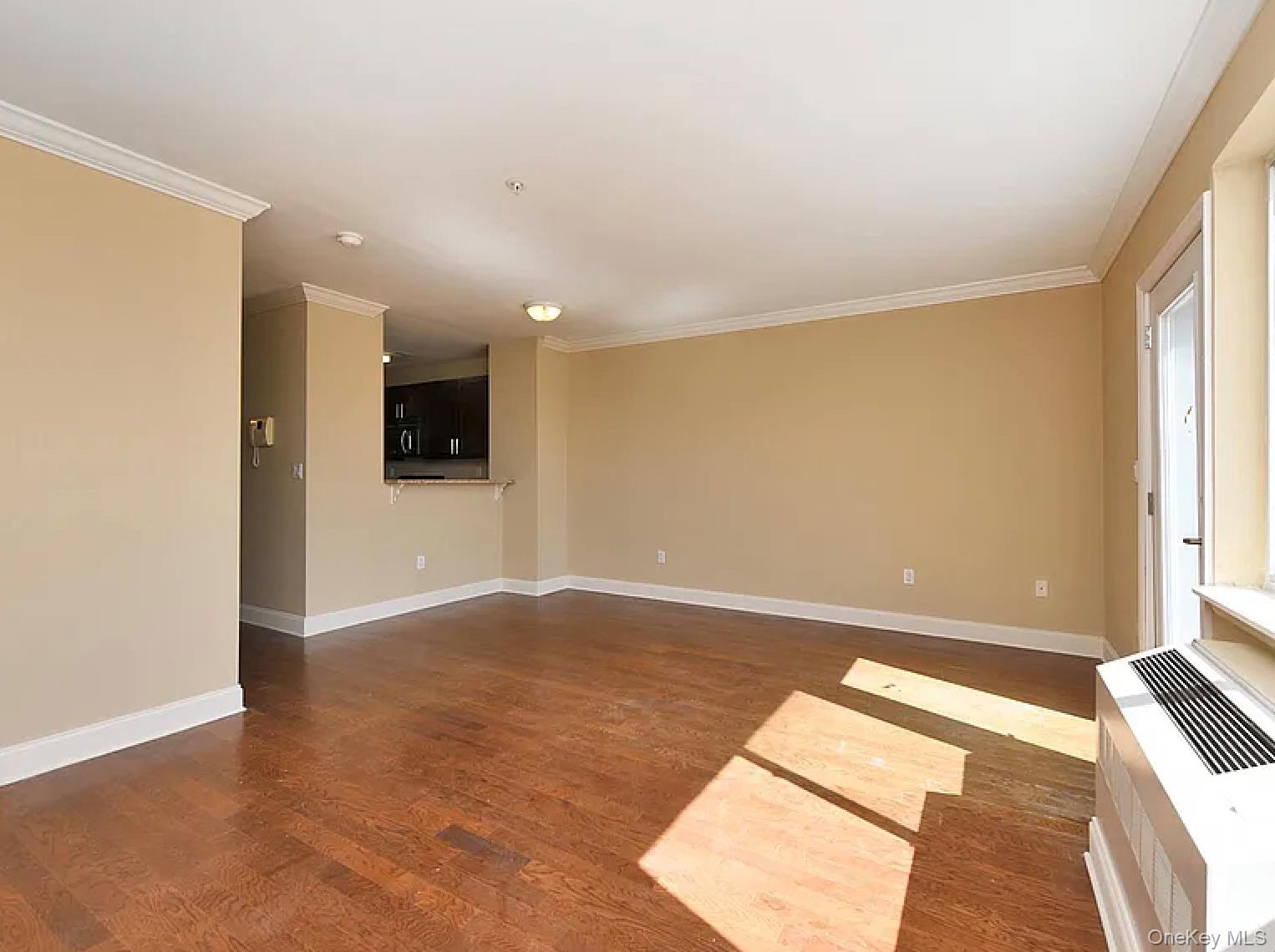 #11 photo, 130 Post Avenue, ナッソー郡 Westbury , NY 11590