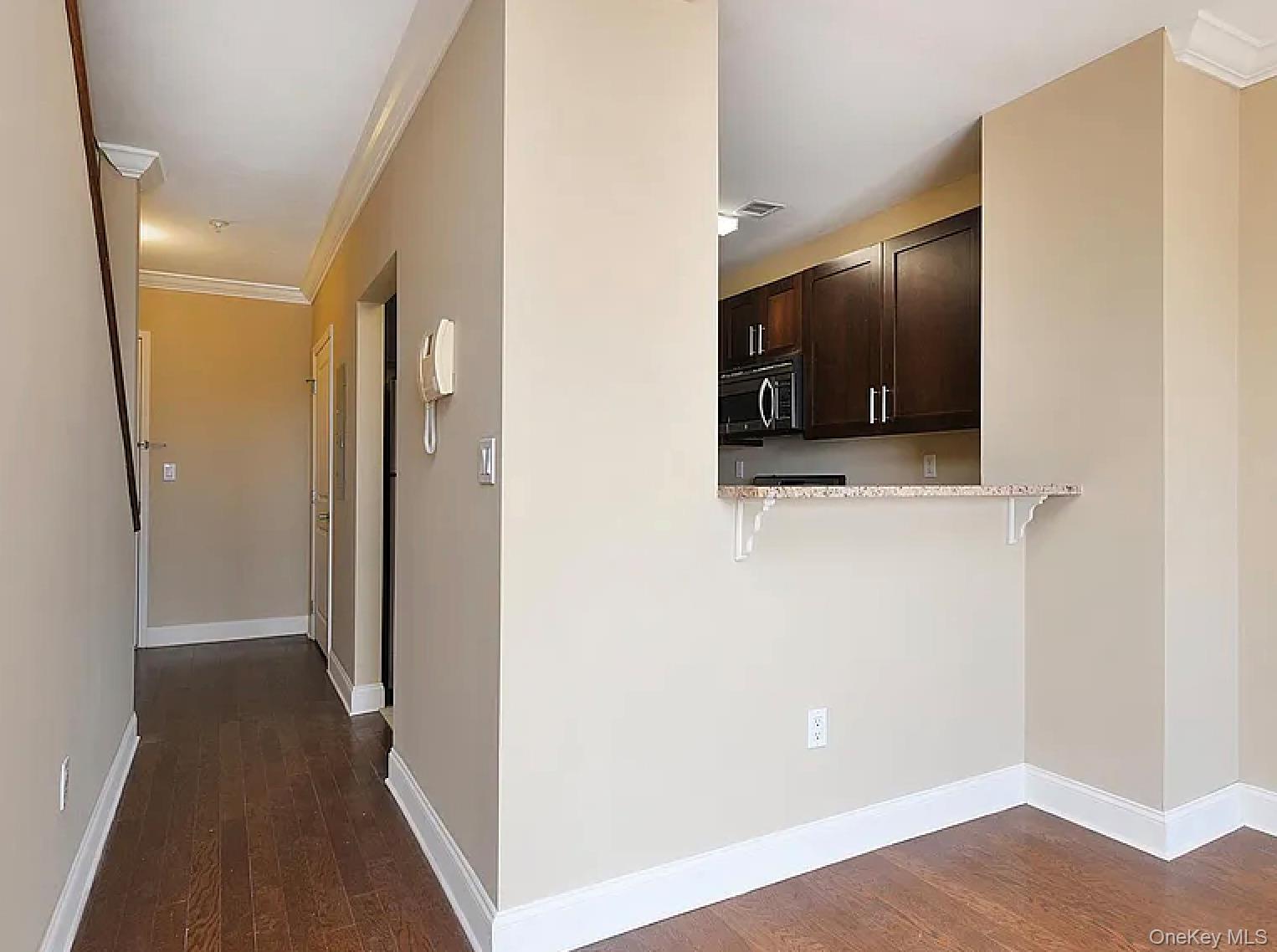 #12 photo, 130 Post Avenue, ナッソー郡 Westbury , NY 11590