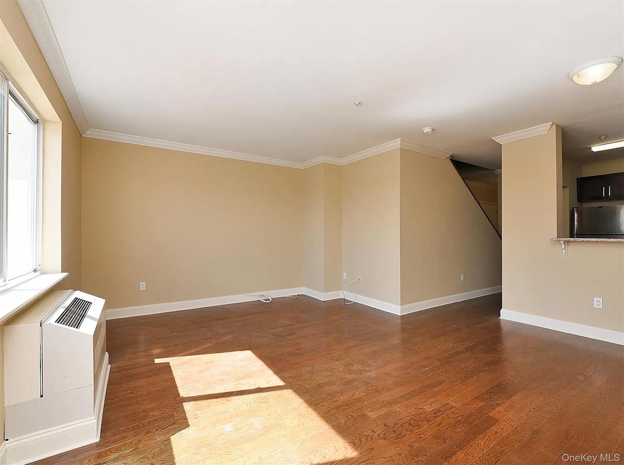 #13 photo, 130 Post Avenue, ナッソー郡 Westbury , NY 11590