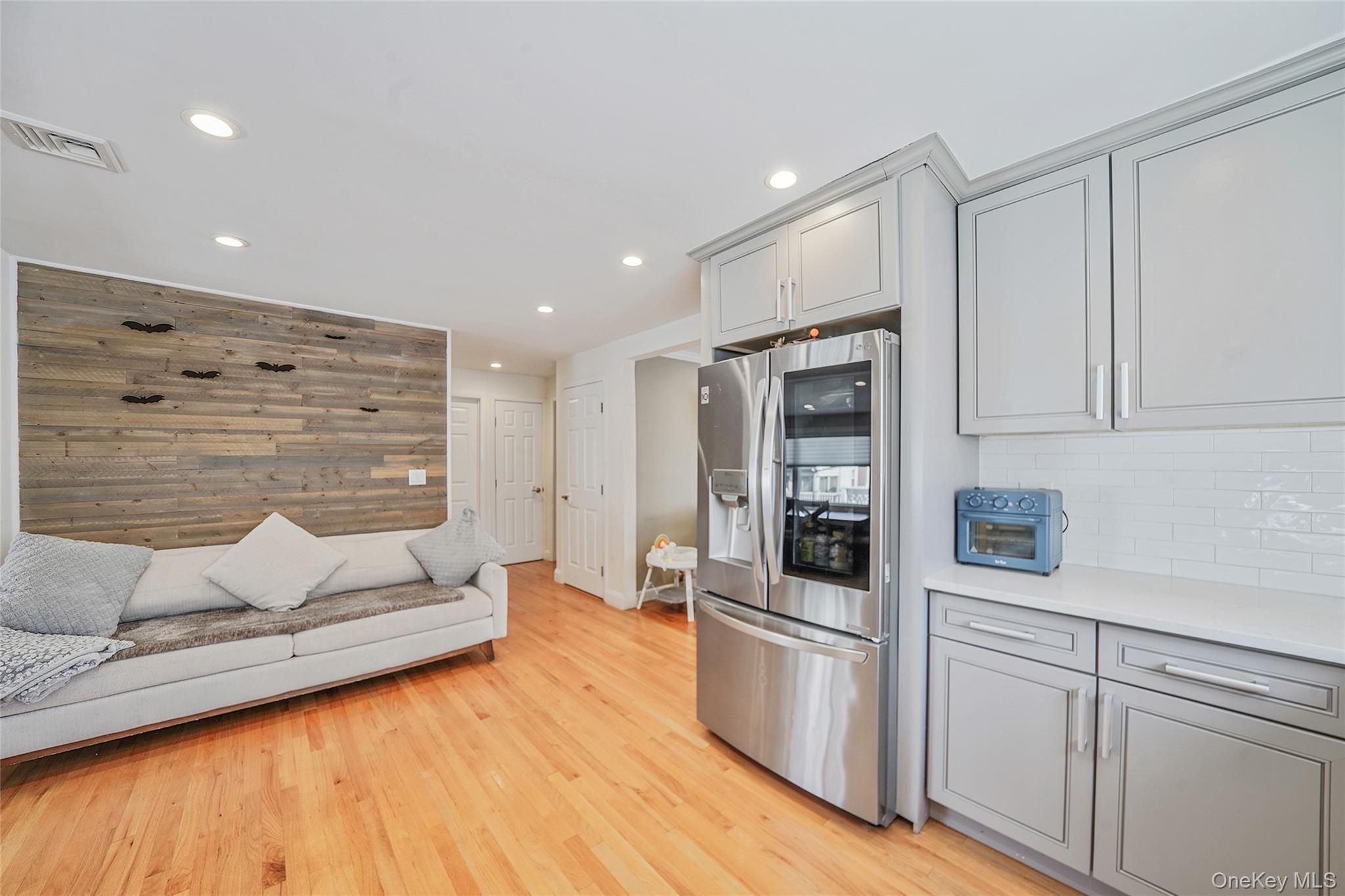 #11 photo, 17 Barnstable Road, ナッソー郡 East Rockaway , NY 11518