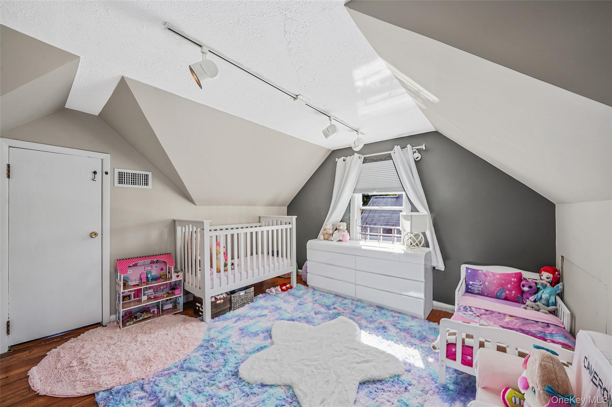 #19 photo, 17 Barnstable Road, ナッソー郡 East Rockaway , NY 11518