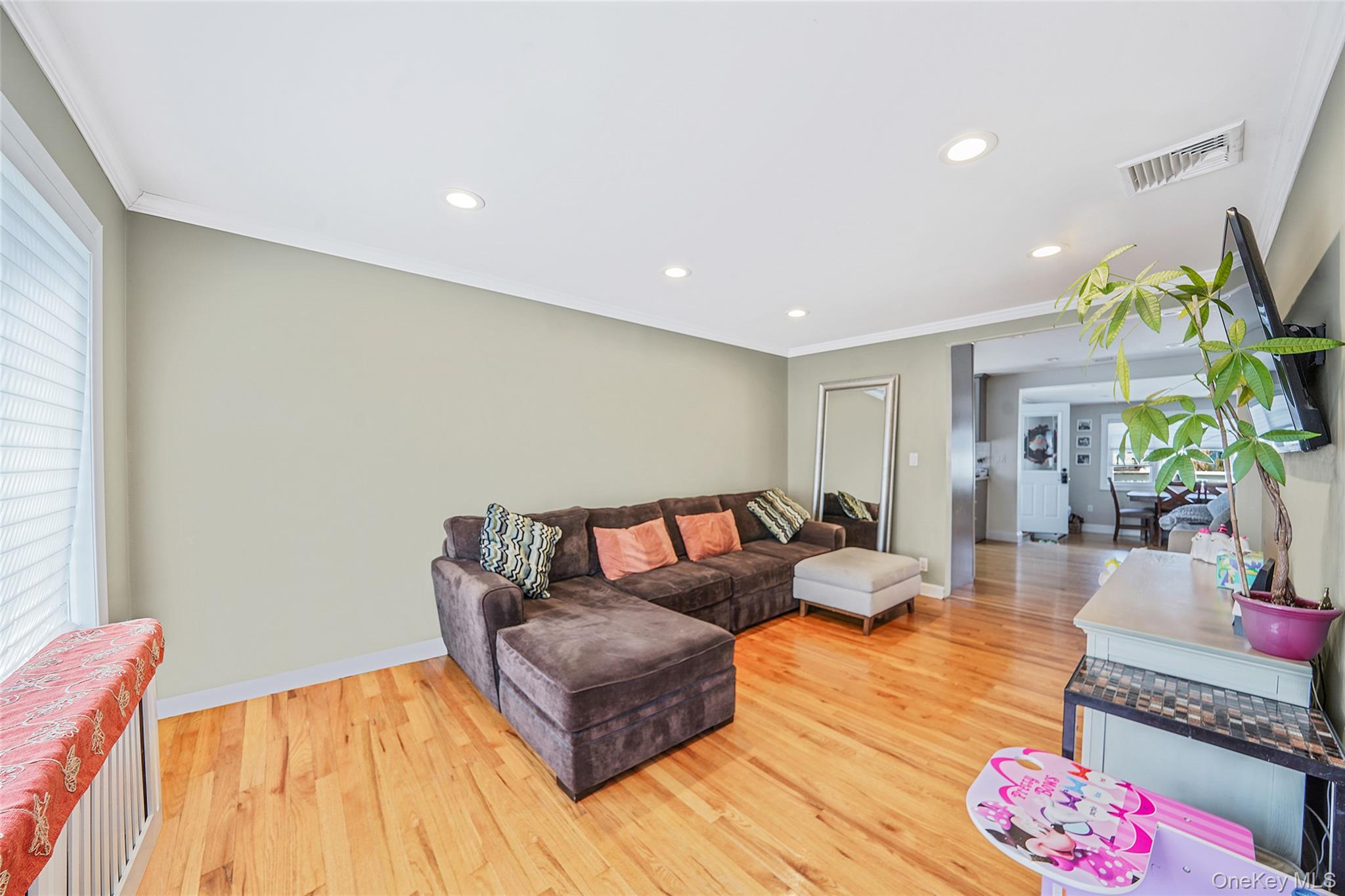 #3 photo, 17 Barnstable Road, ナッソー郡 East Rockaway , NY 11518