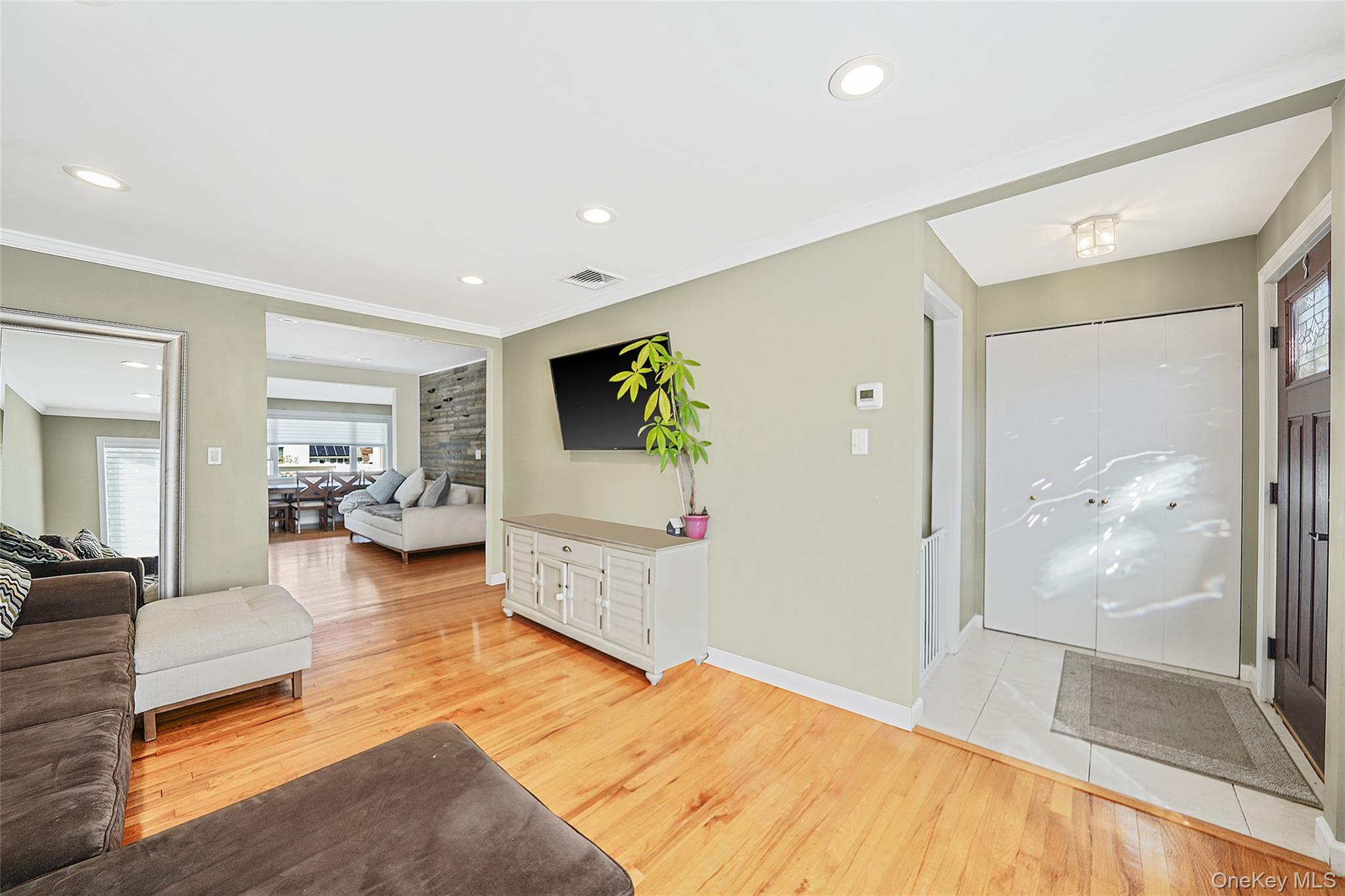 #4 photo, 17 Barnstable Road, ナッソー郡 East Rockaway , NY 11518