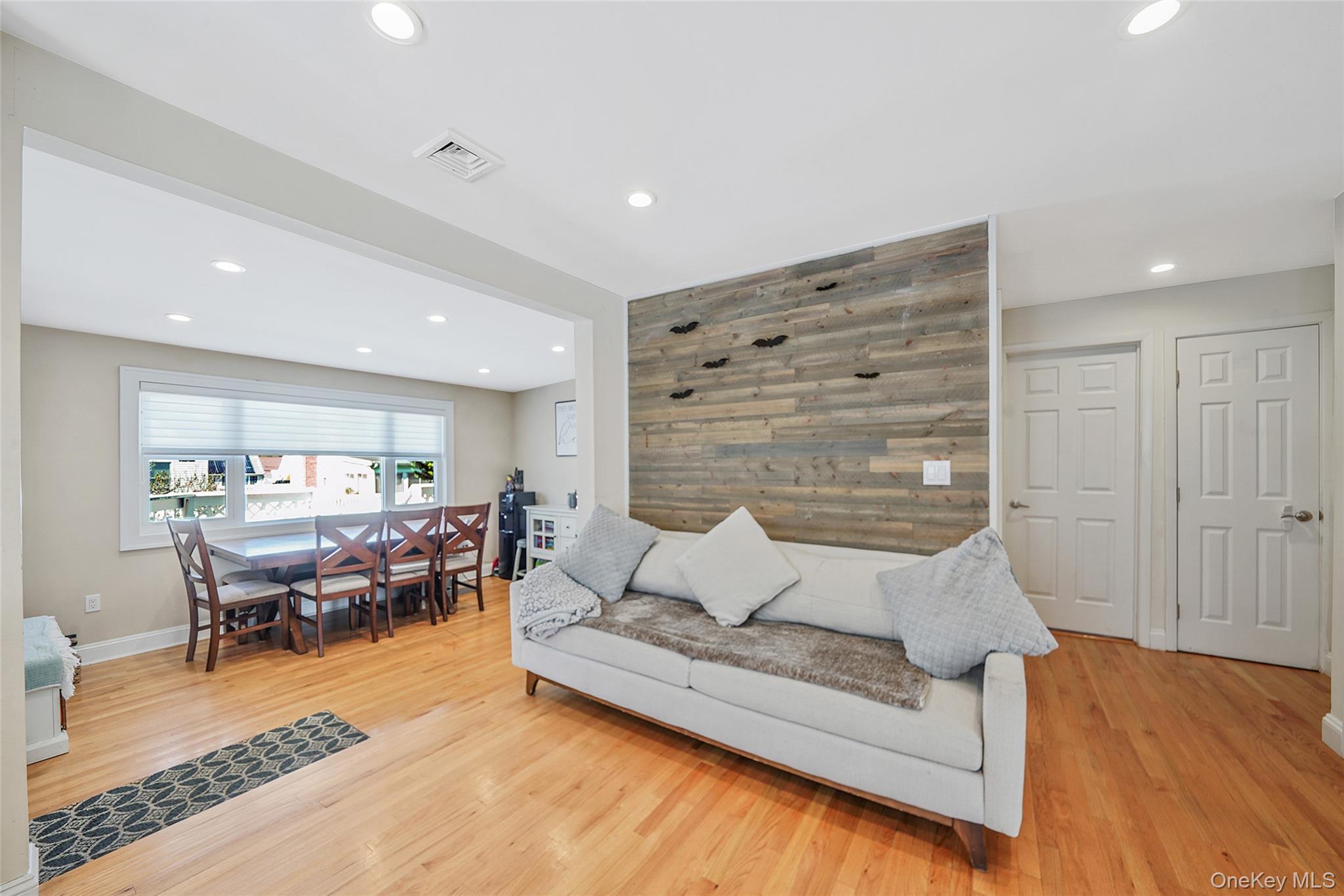 #6 photo, 17 Barnstable Road, ナッソー郡 East Rockaway , NY 11518