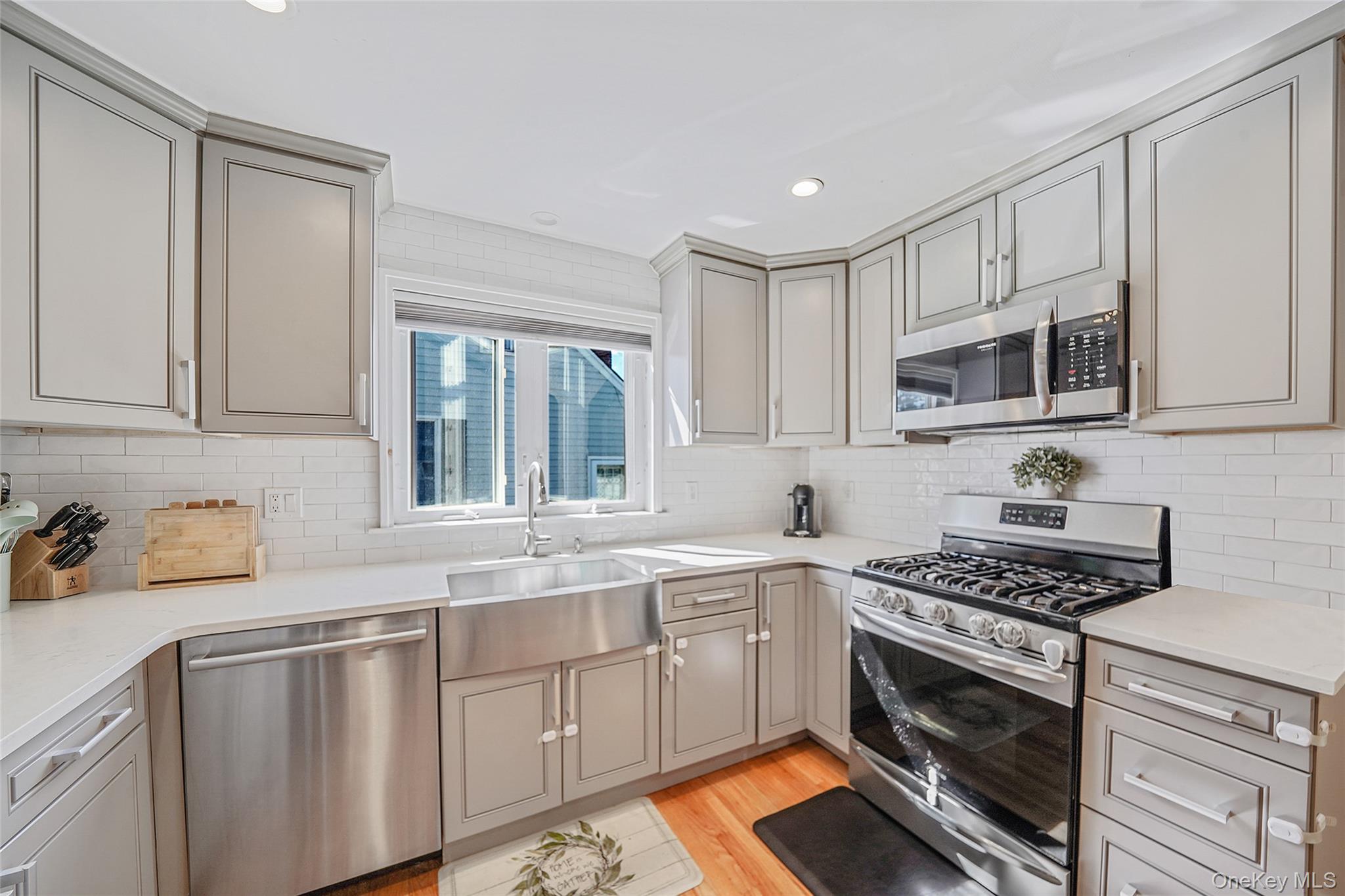 #8 photo, 17 Barnstable Road, ナッソー郡 East Rockaway , NY 11518