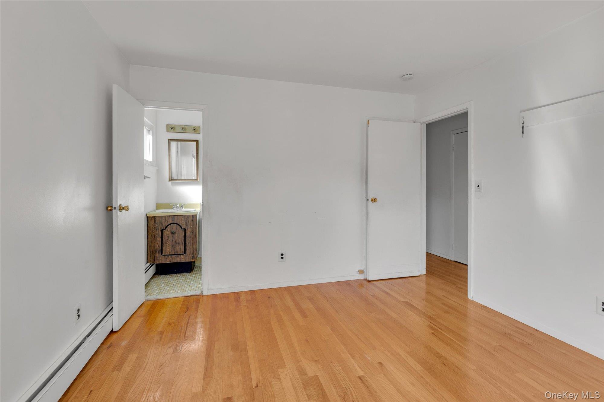 #12 photo, 282 N Oak Street, Massapequa , NY 11758