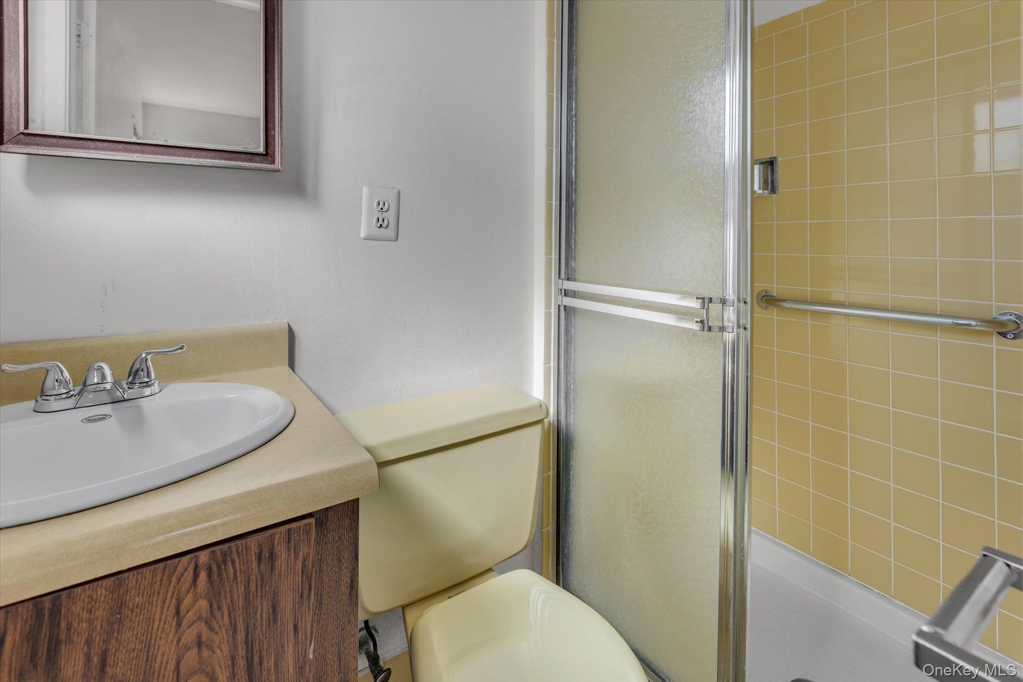 #13 photo, 282 N Oak Street, Massapequa , NY 11758