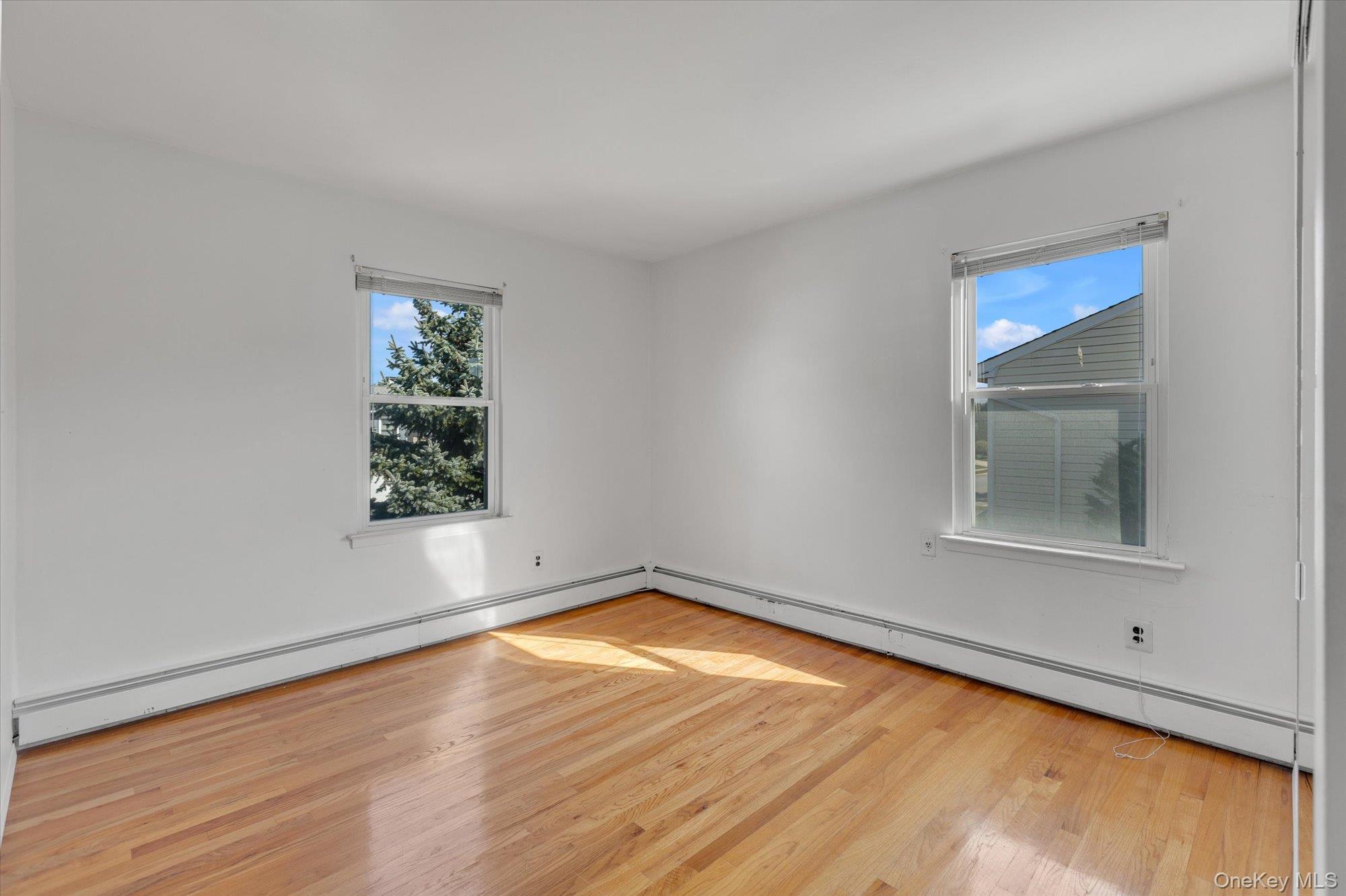 #15 photo, 282 N Oak Street, Massapequa , NY 11758