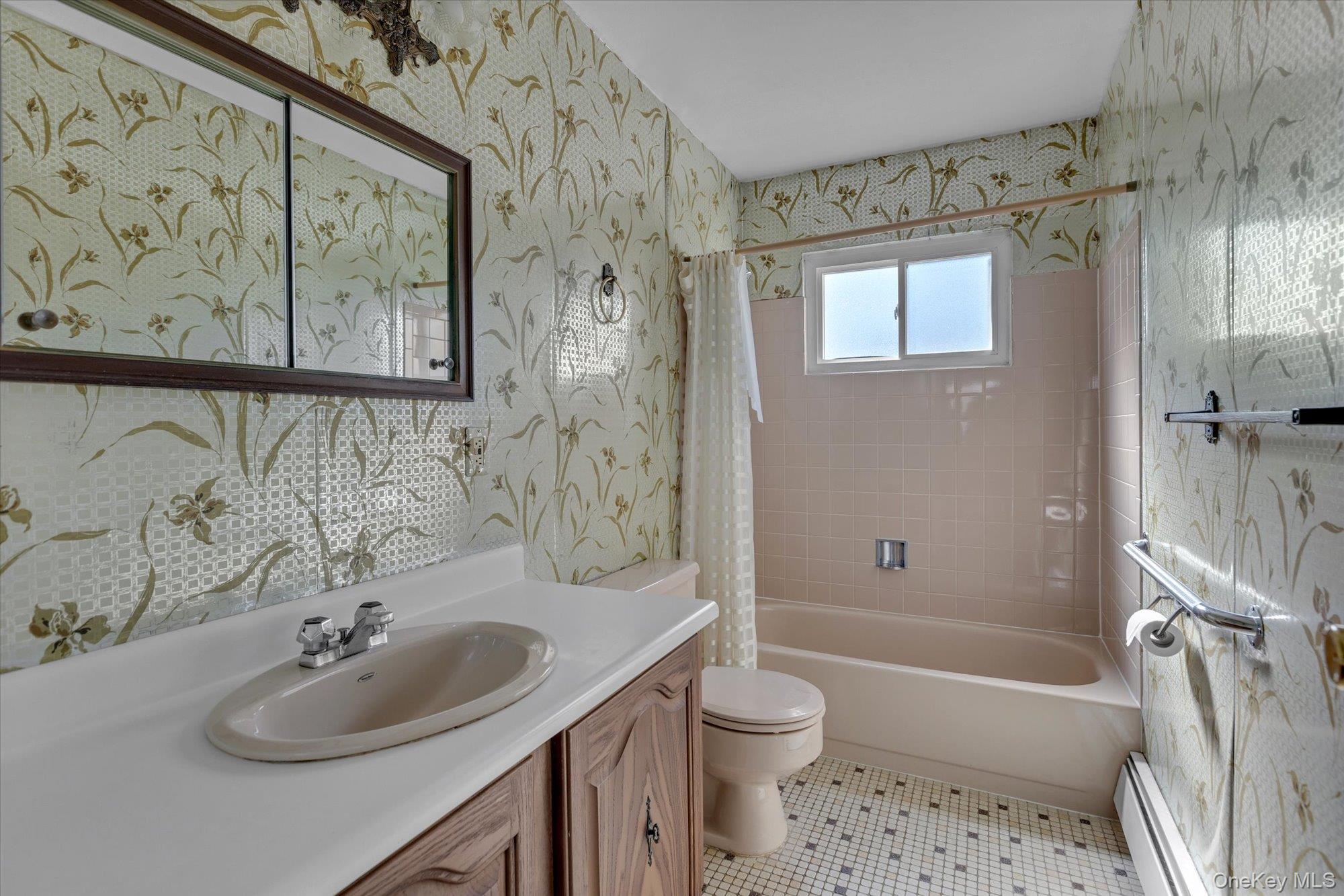 #16 photo, 282 N Oak Street, Massapequa , NY 11758