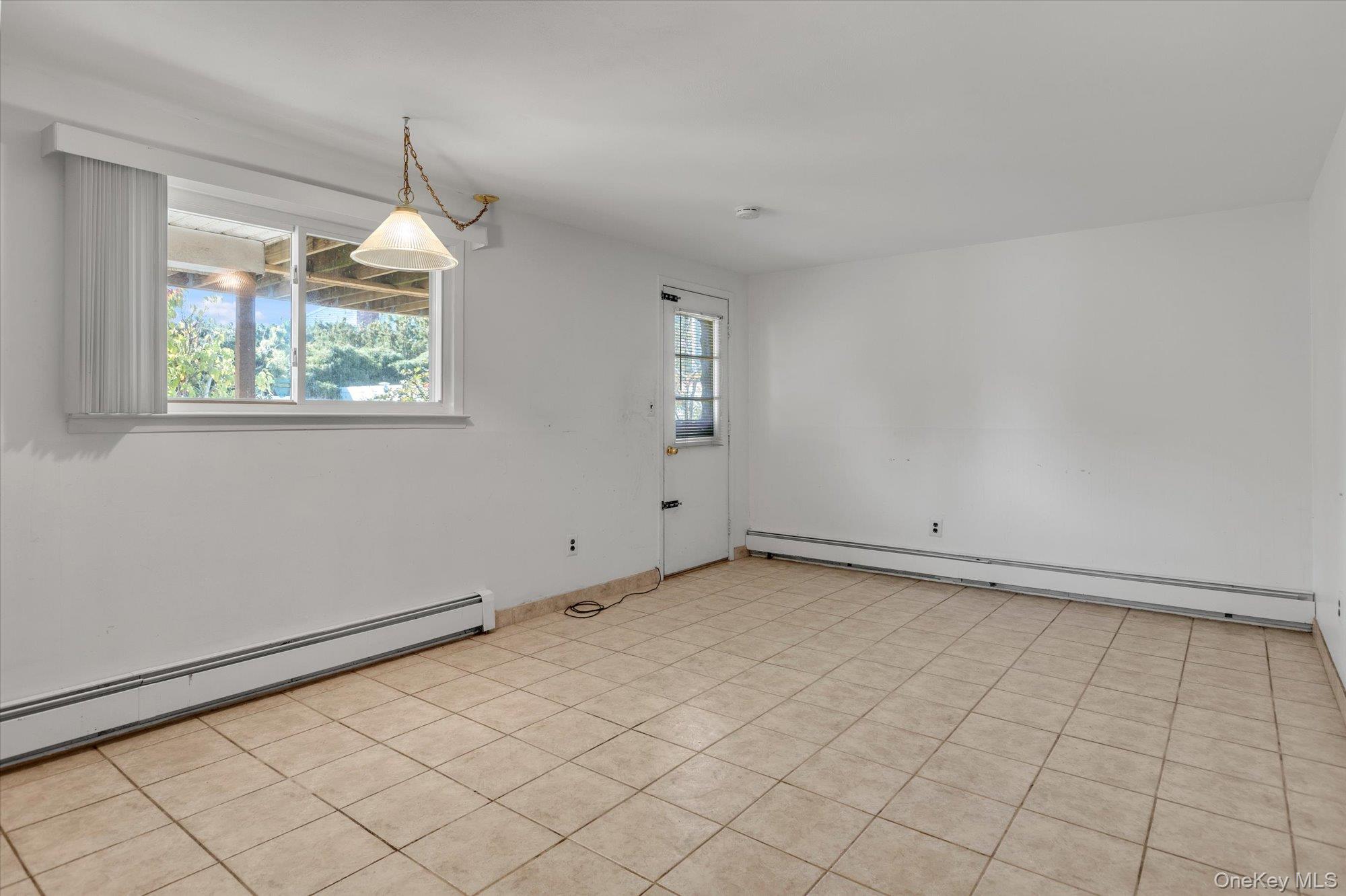 #17 photo, 282 N Oak Street, Massapequa , NY 11758