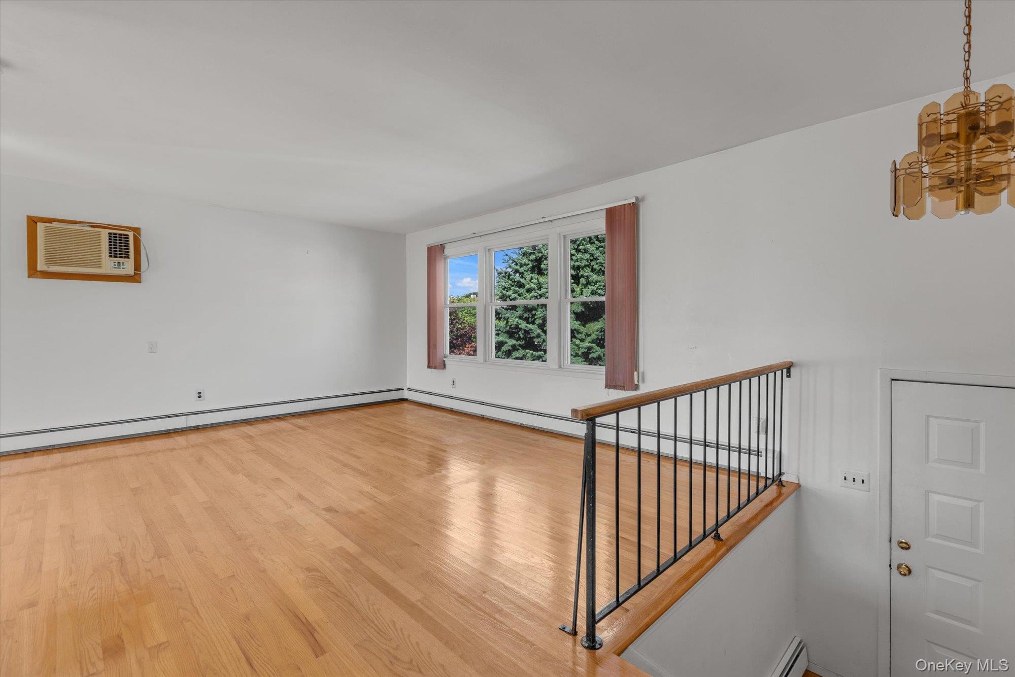 #4 photo, 282 N Oak Street, Massapequa , NY 11758