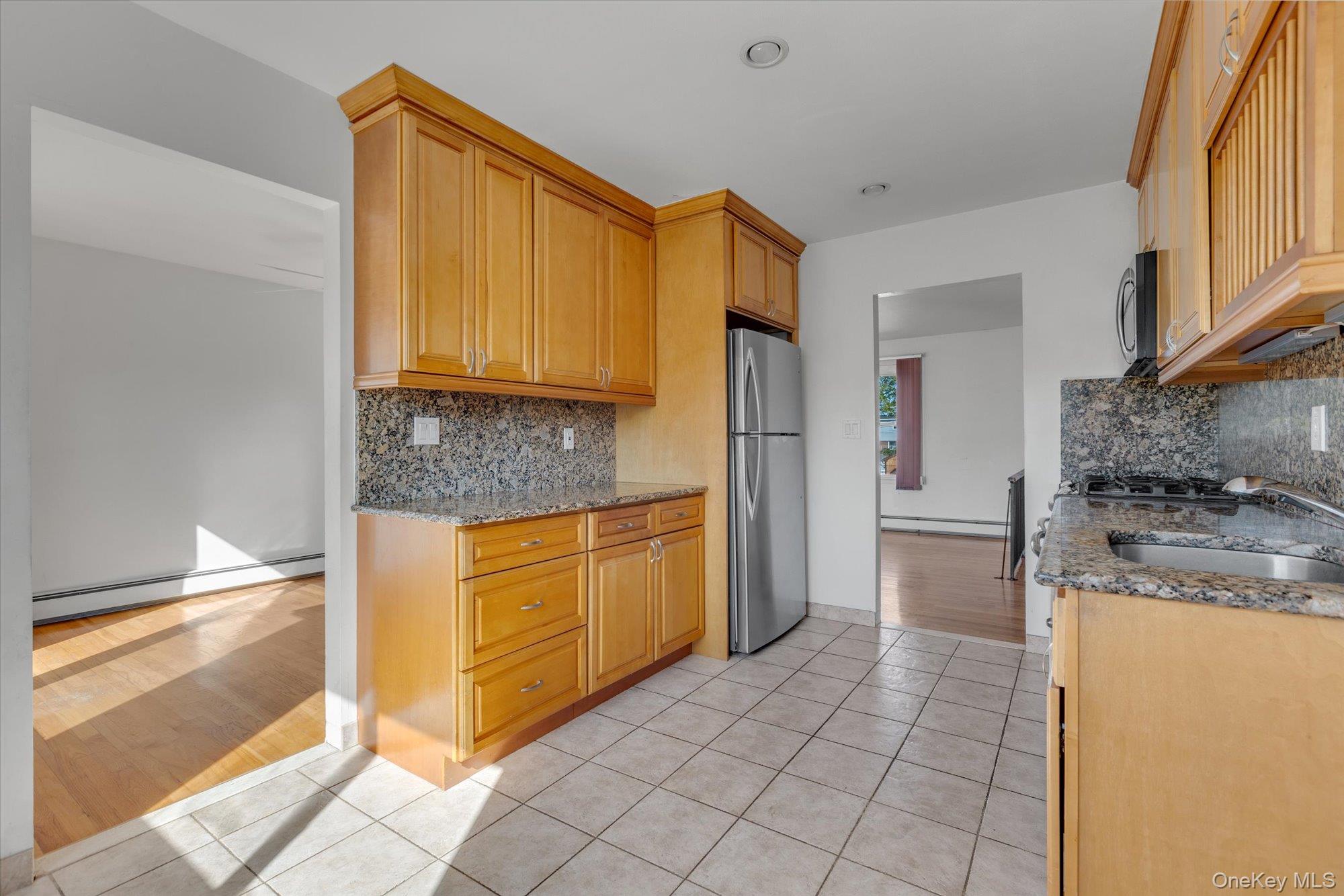 #8 photo, 282 N Oak Street, Massapequa , NY 11758