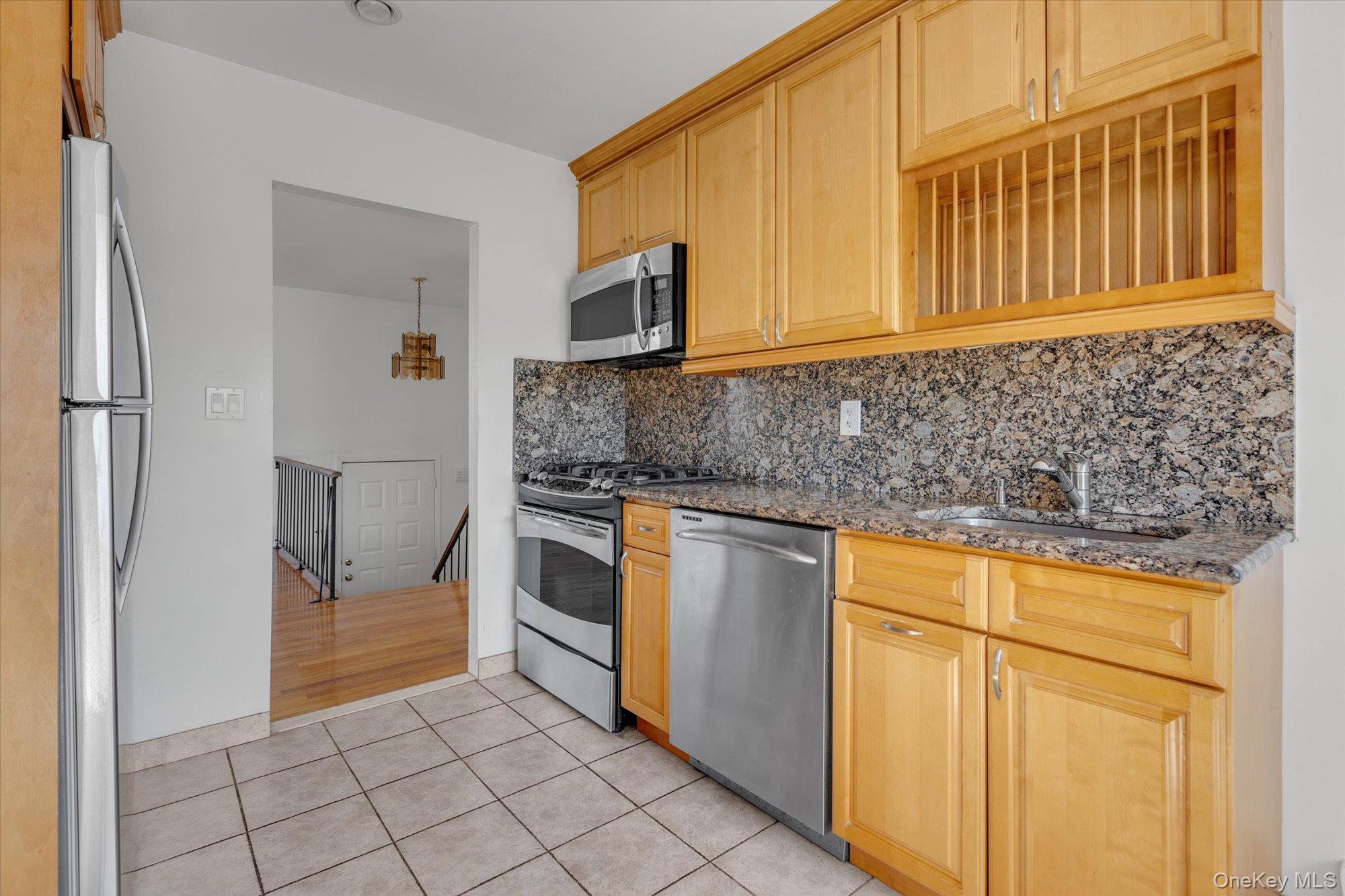 #9 photo, 282 N Oak Street, Massapequa , NY 11758