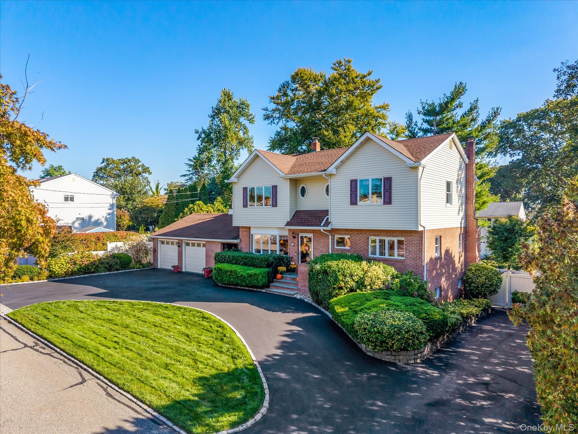 #1 photo, 18 Violet Road, ナッソー郡 Bayville , NY 11709