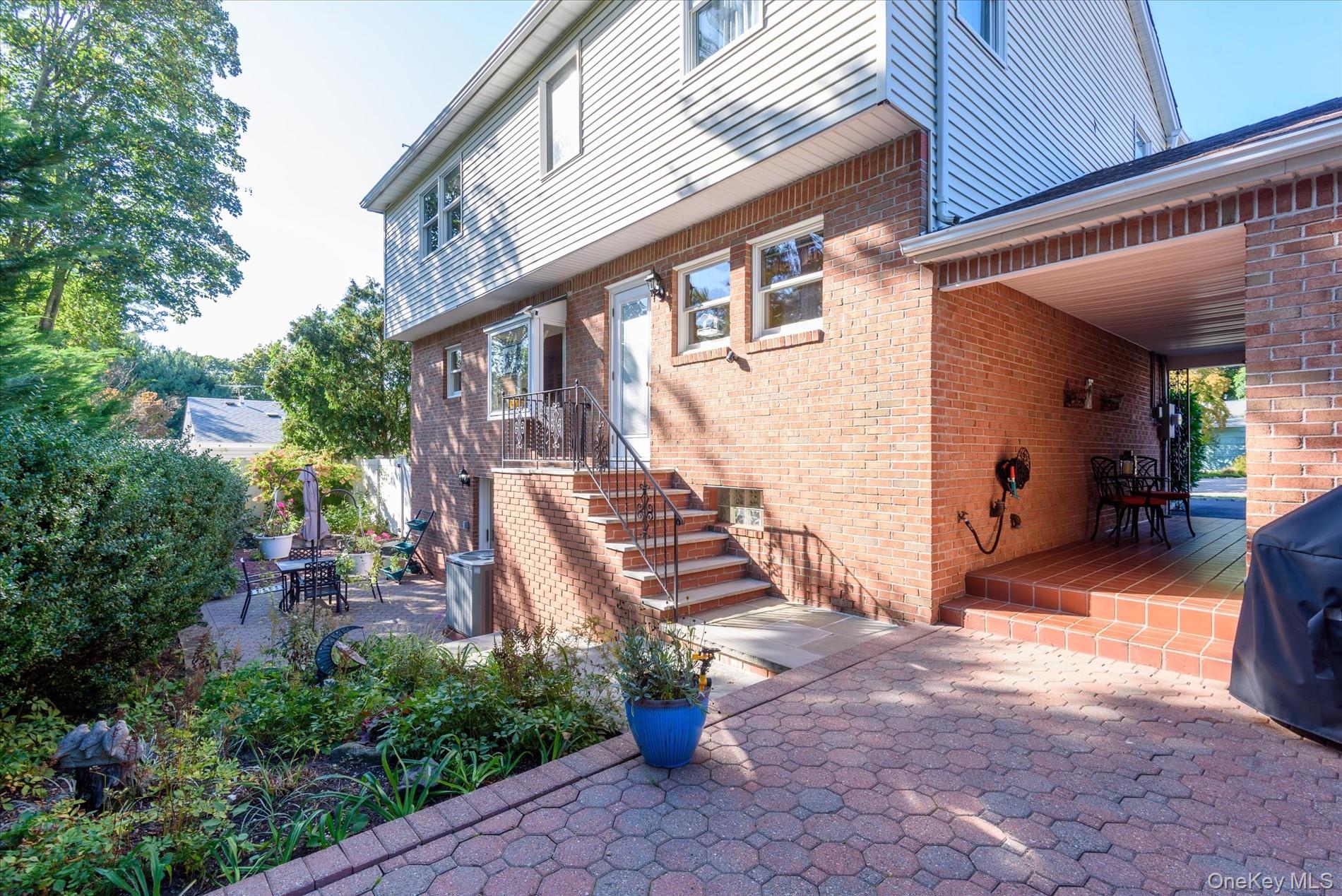 #14 photo, 18 Violet Road, ナッソー郡 Bayville , NY 11709