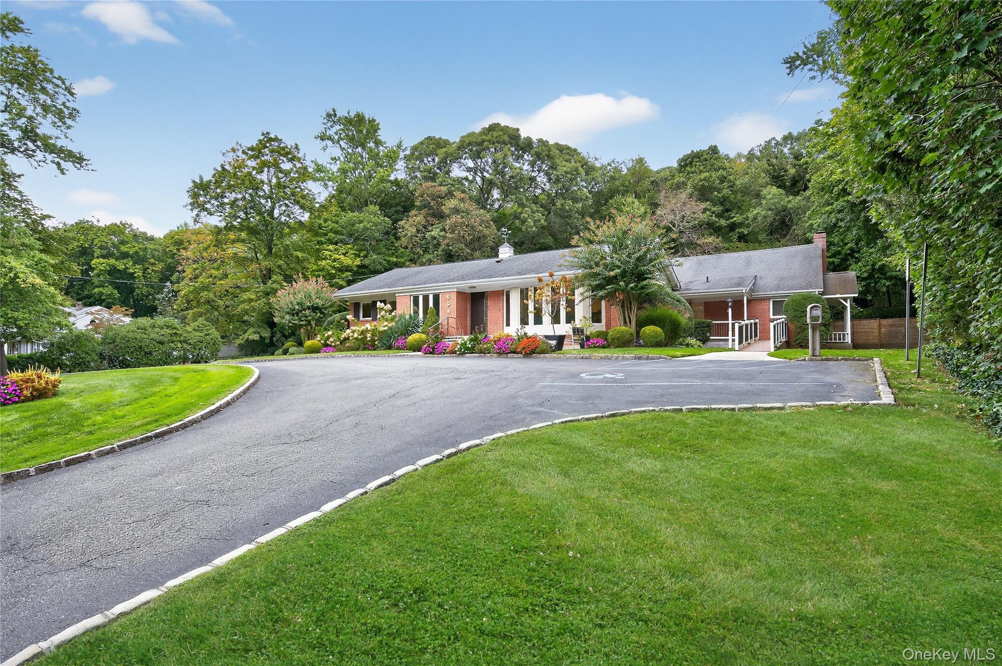 #5 photo, 634 Park Avenue, Huntington , NY 11743