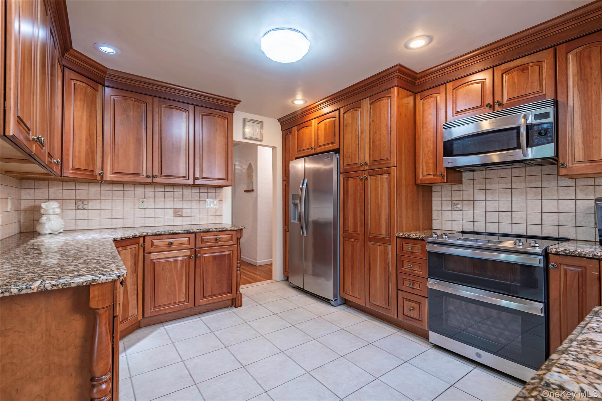 #12 photo, 53-21 240th Street, 皇后區 道格拉斯頓 Douglaston , NY 11362