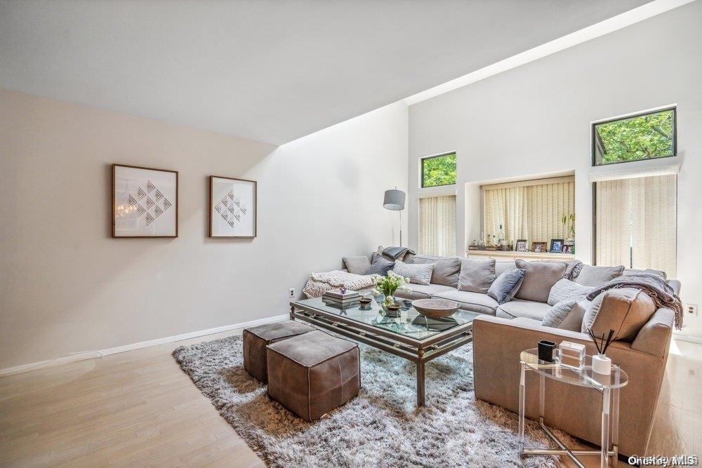 #2 photo, 92 Estate Drive, ナッソー郡 Jericho , NY 11753