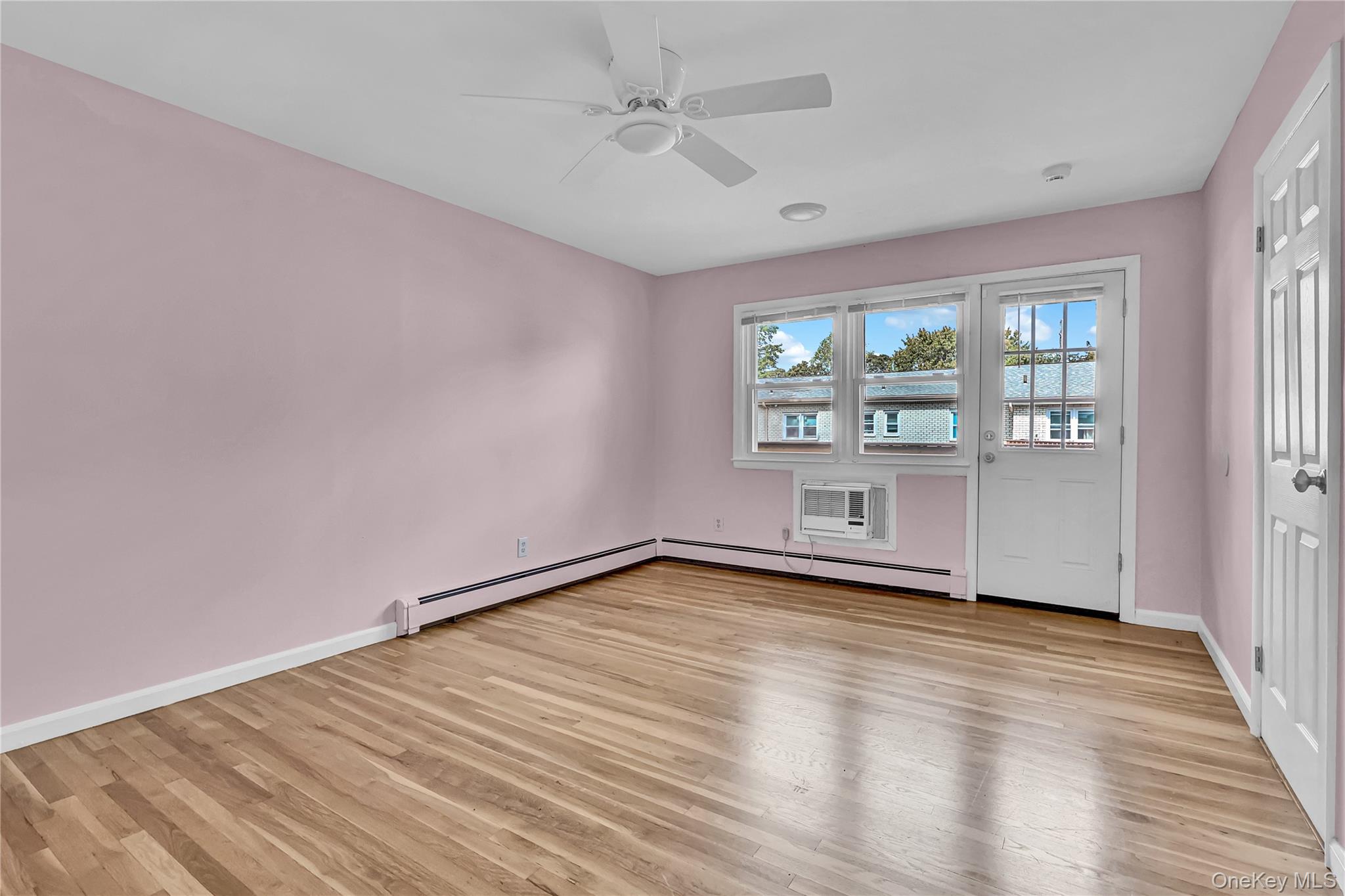 #16 photo, 81 Finch, サフォーク郡 Islip , NY 11751