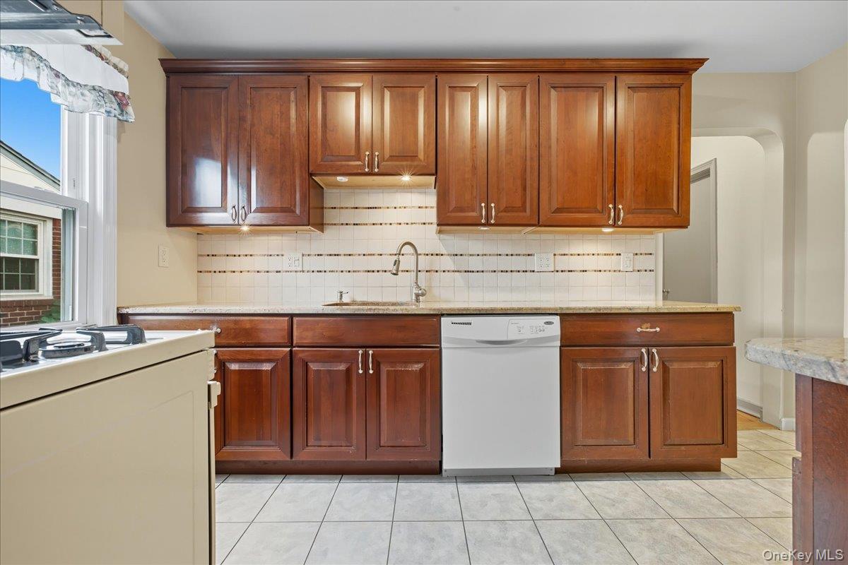 #10 photo, 215 New Hyde Park Road, New Hyde Park , NY 11040