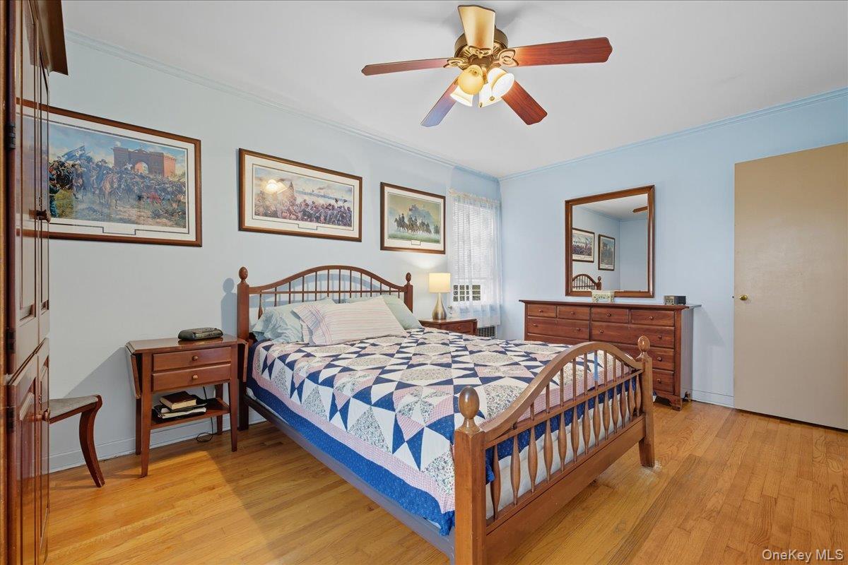 #14 photo, 215 New Hyde Park Road, New Hyde Park , NY 11040