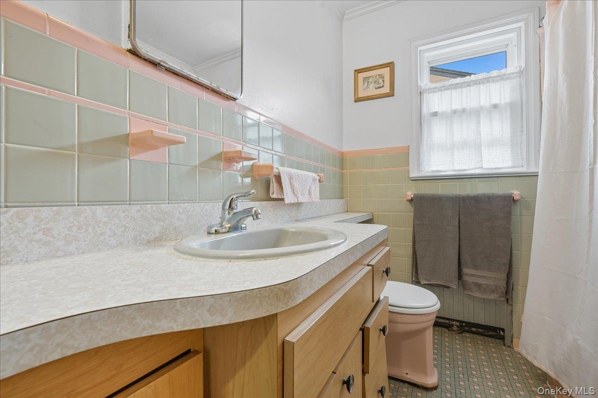 #17 photo, 215 New Hyde Park Road, New Hyde Park , NY 11040