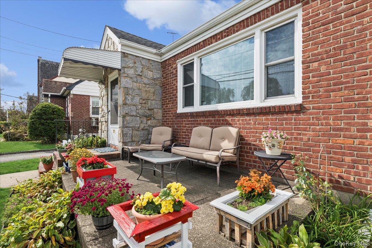 #2 photo, 215 New Hyde Park Road, New Hyde Park , NY 11040