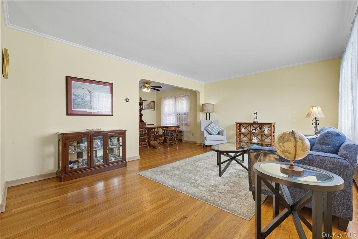 #3 photo, 215 New Hyde Park Road, New Hyde Park , NY 11040