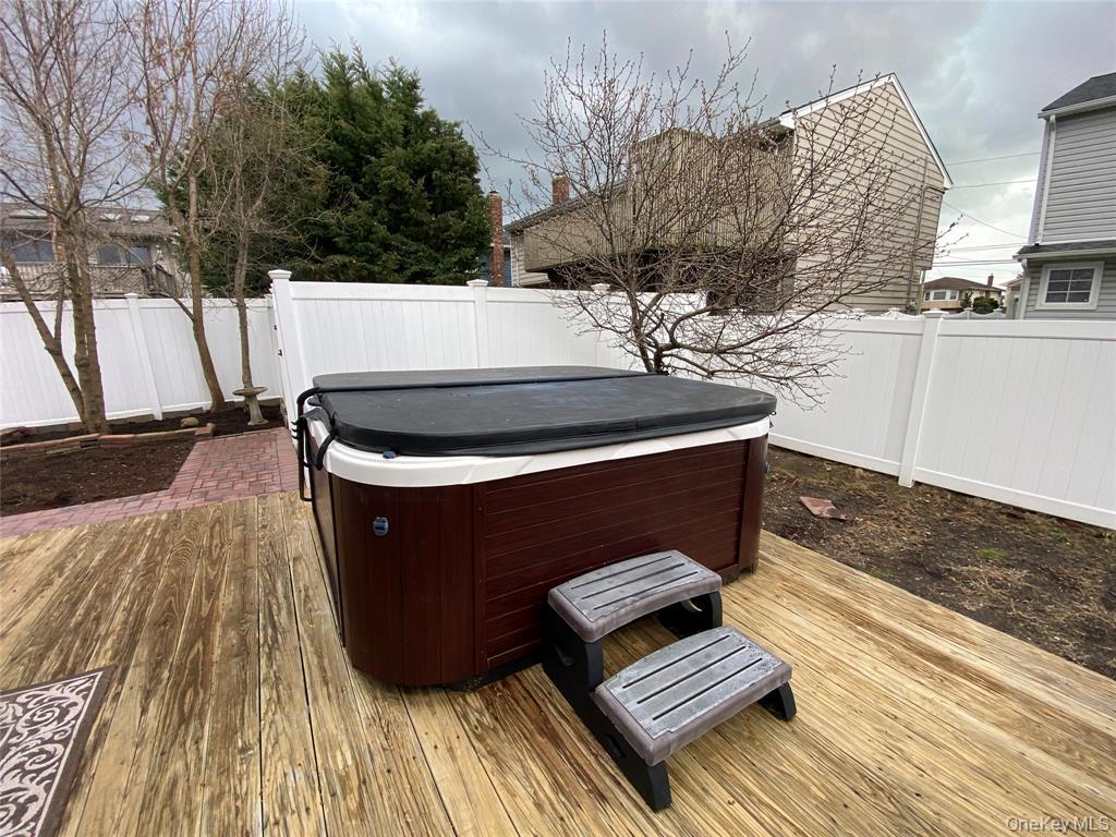 #17 photo, 4081 Massachusetts Avenue, Island Park , NY 11558