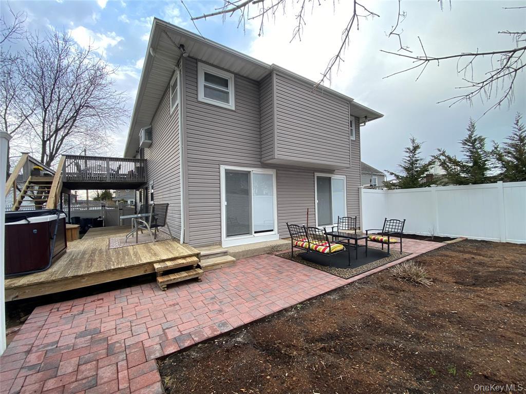 #18 photo, 4081 Massachusetts Avenue, Island Park , NY 11558