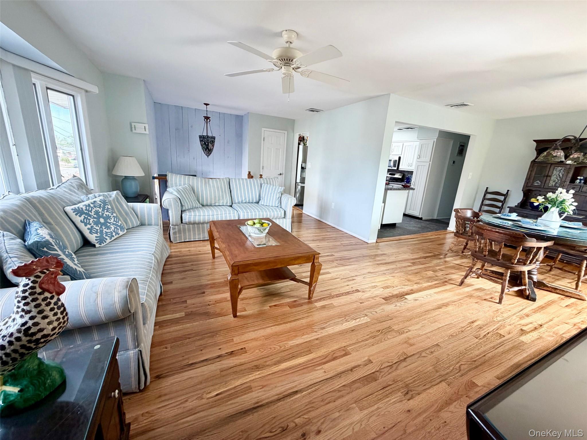 #2 photo, 4081 Massachusetts Avenue, Island Park , NY 11558