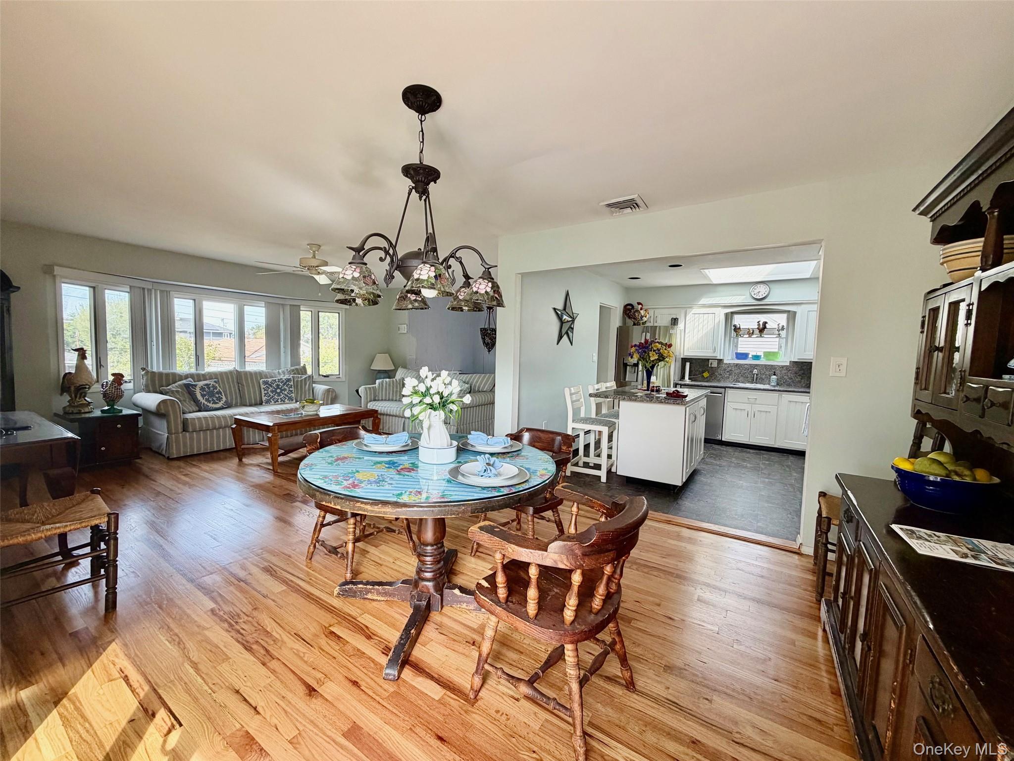 #4 photo, 4081 Massachusetts Avenue, Island Park , NY 11558