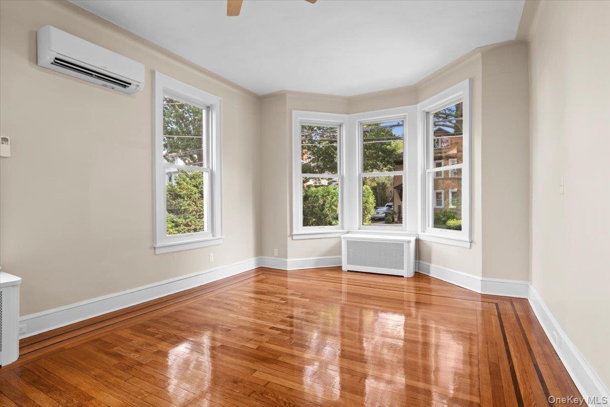 #15 photo, 78 Violet Avenue, Floral Park , NY 11001