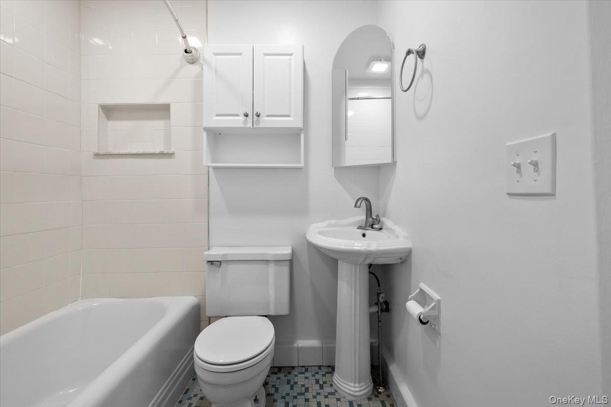 #16 photo, 78 Violet Avenue, Floral Park , NY 11001