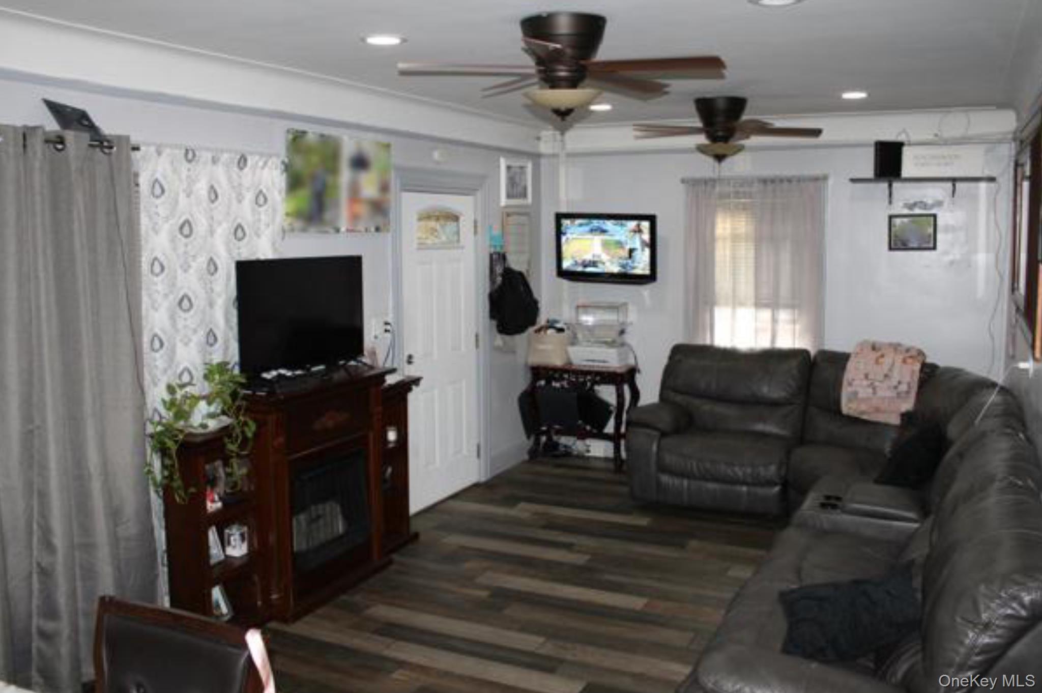 #2 photo, 94 Woods Avenue, Roosevelt , NY 11575