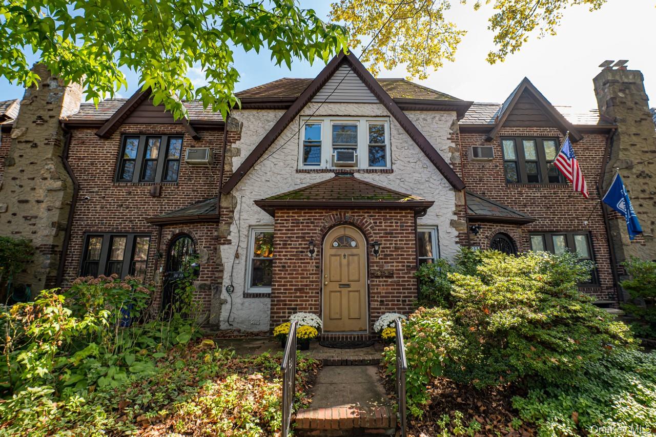 #1 photo, 2931 167th Street, फ्लशिंग Flushing , NY 11358