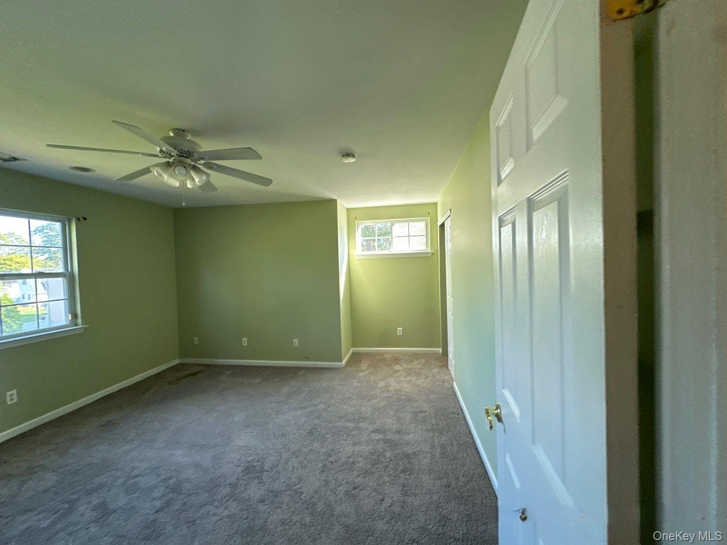 #10 photo, 2 East Avenue, सफ़ोक काउंटी Coram , NY 11727