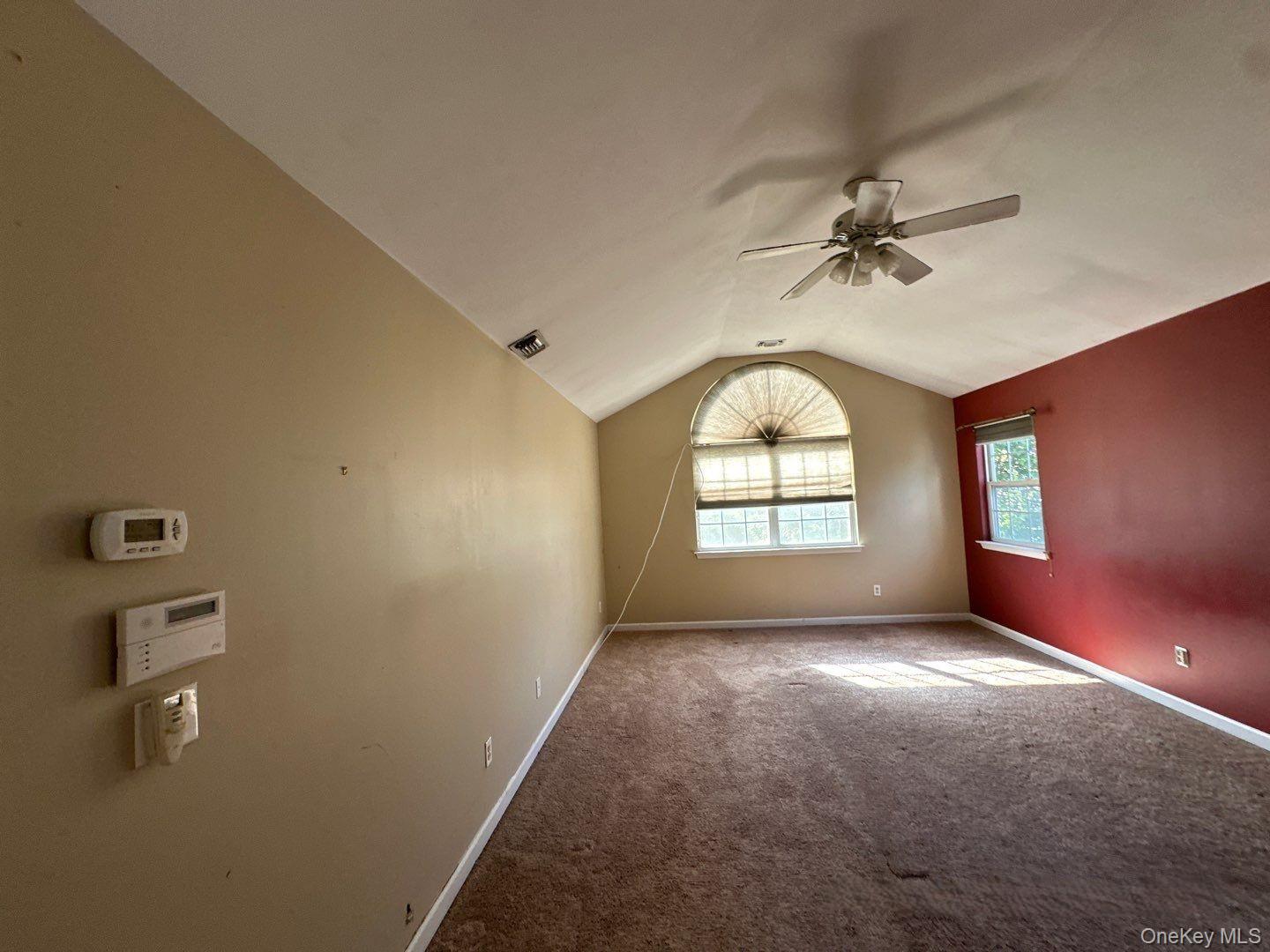 #13 photo, 2 East Avenue, सफ़ोक काउंटी Coram , NY 11727