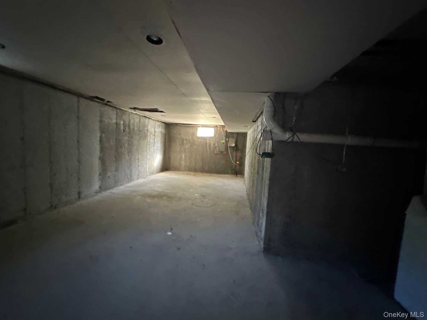 #16 photo, 2 East Avenue, सफ़ोक काउंटी Coram , NY 11727