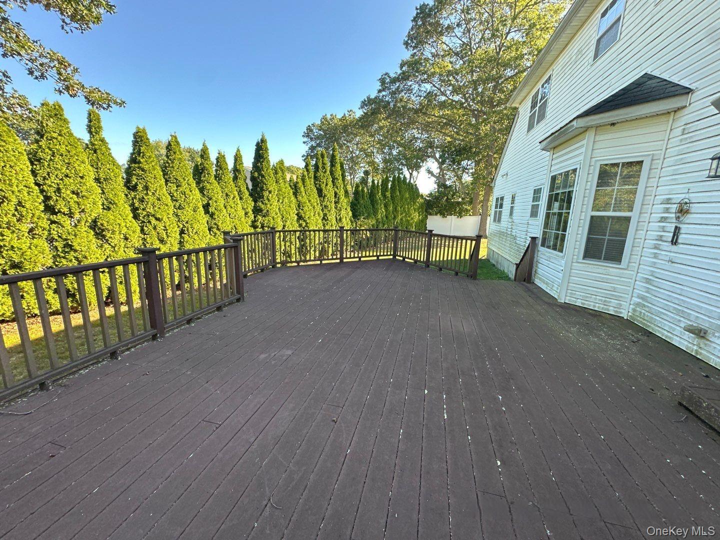 #17 photo, 2 East Avenue, सफ़ोक काउंटी Coram , NY 11727