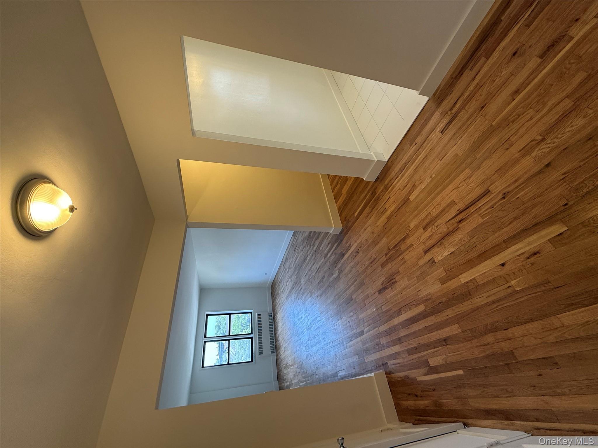 #3 photo, 71-11 Yellowstone Boulevard, クイーンズ区 Forest Hills , NY 11375