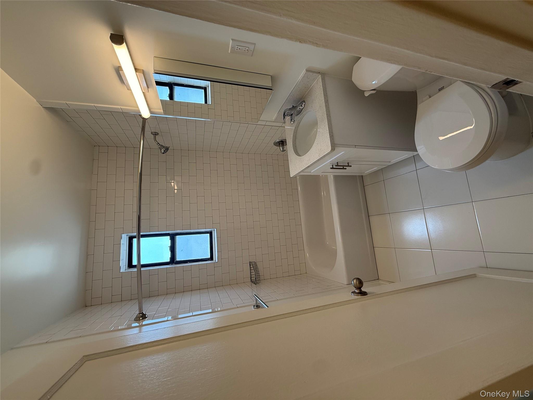 #4 photo, 71-11 Yellowstone Boulevard, クイーンズ区 Forest Hills , NY 11375