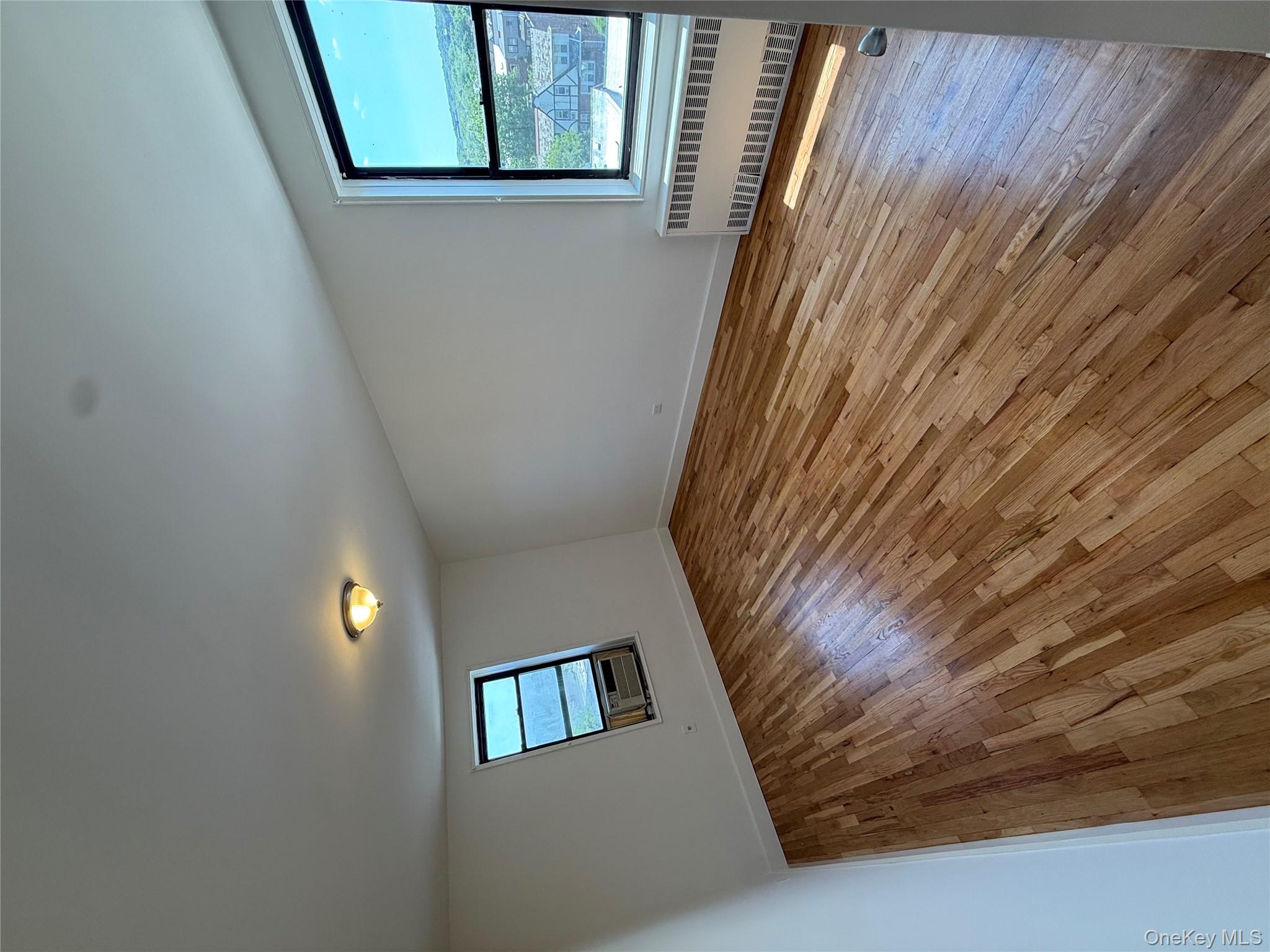 #5 photo, 71-11 Yellowstone Boulevard, クイーンズ区 Forest Hills , NY 11375