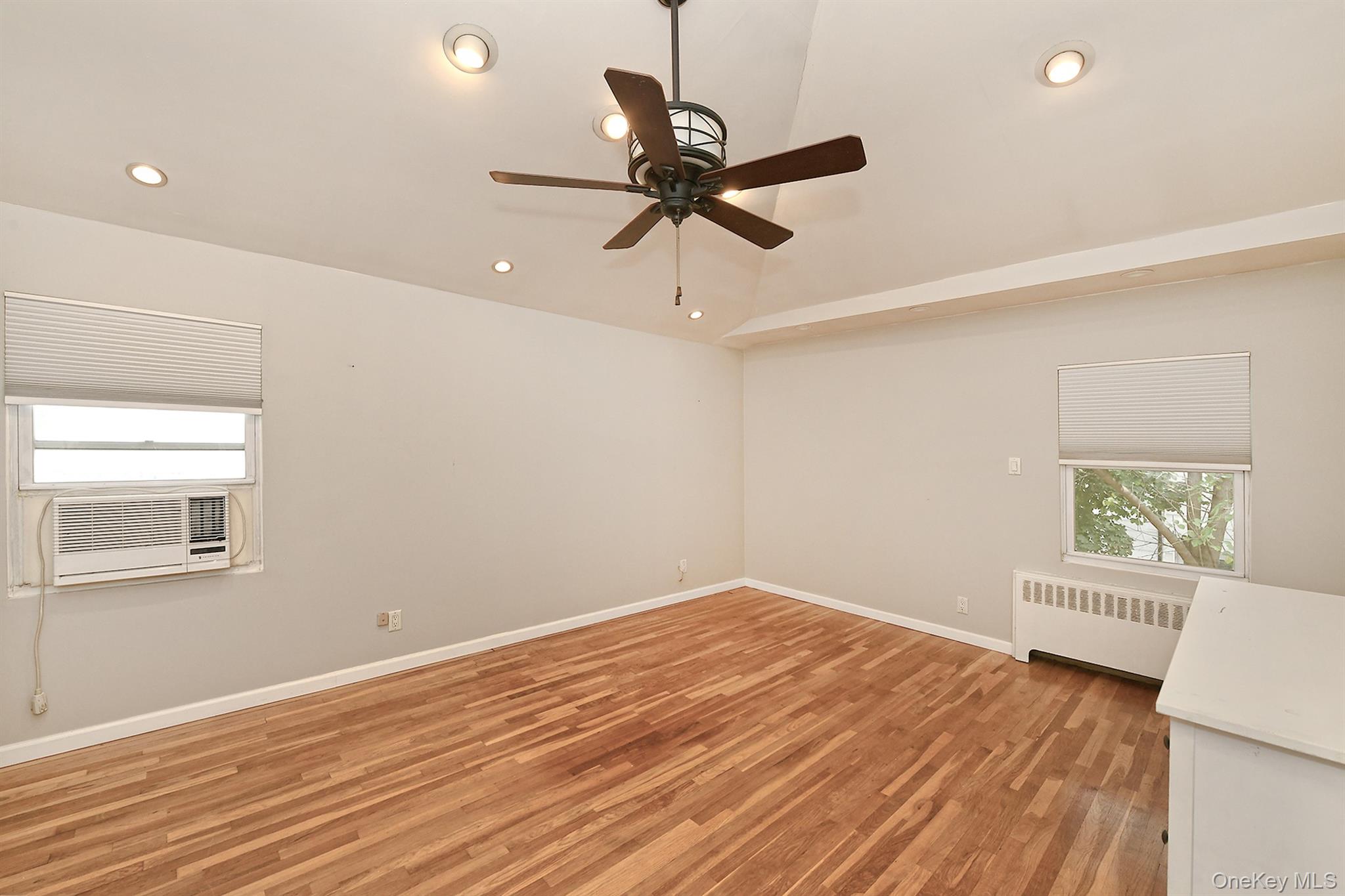 #13 photo, 147 Brookside Drive, Valley Stream , NY 11581